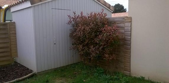 Location Maison 3 pièces 74m² VAYRES 33870 - Photo 2