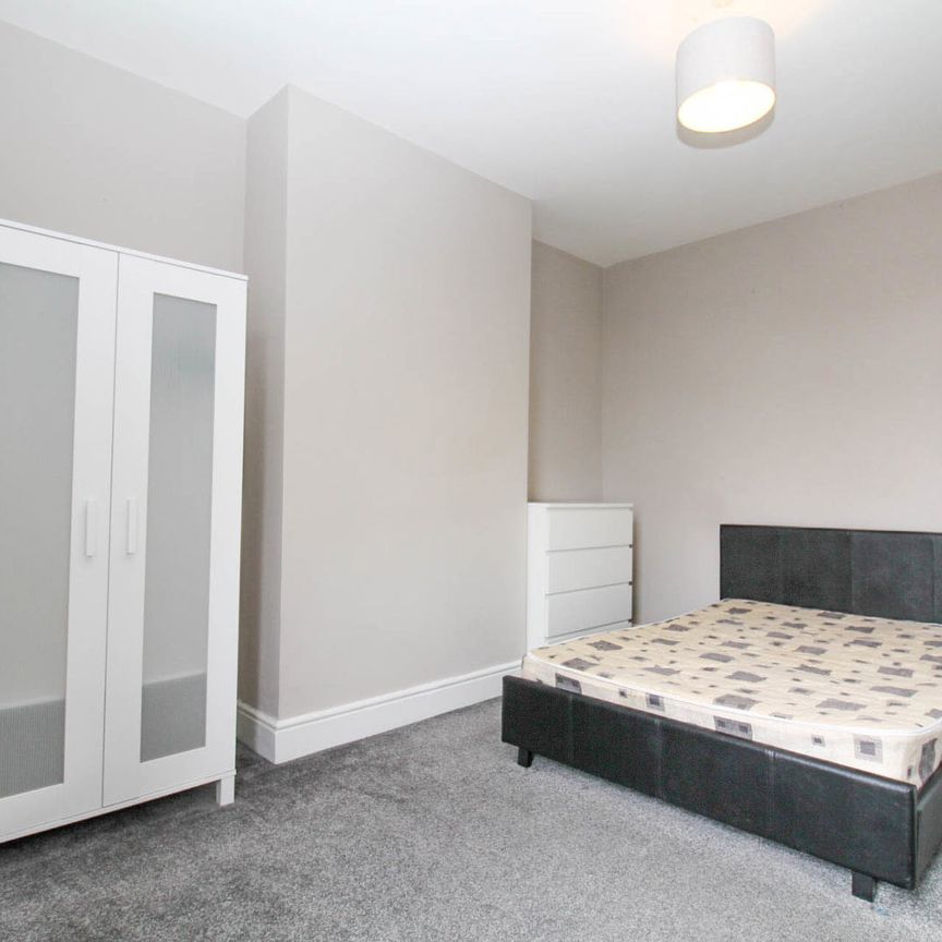 4 bedroom terraced house to rent - Photo 1