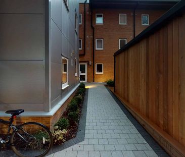 Silver 3 Bed Apartment - Photo 1