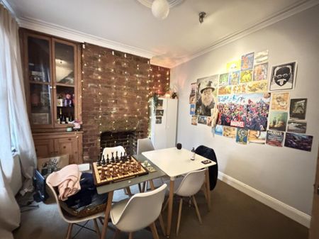 142 Burley Road, Leeds, LS4 2EU - Photo 3