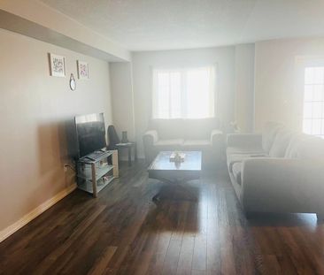 For Lease - 116 Golden Springs Drive Unit# Main, Brampton, Ontario - Photo 4