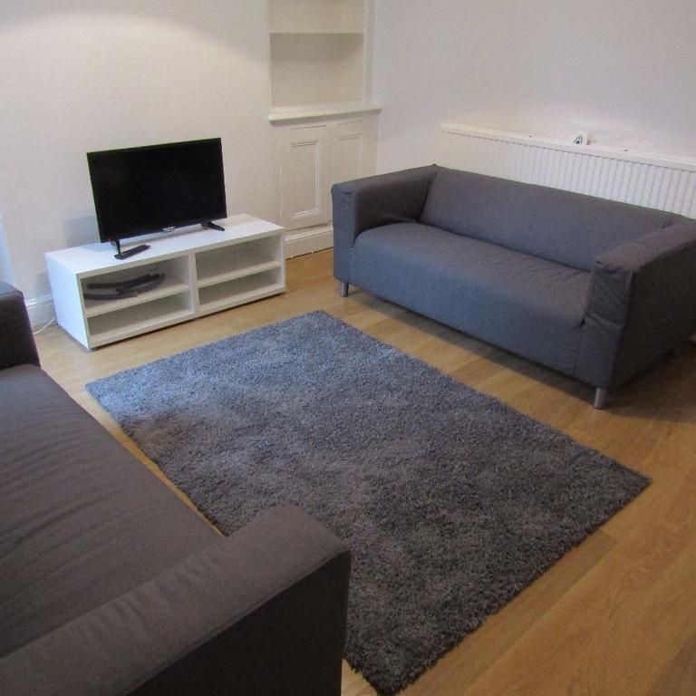 5 bedroom terraced house to rent - Photo 1