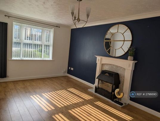 4 bedroom detached house to rent - Photo 1