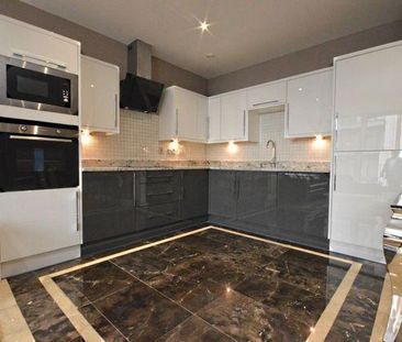 3 bedroom apartment to rent - Photo 6