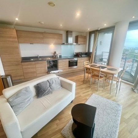 Admiralty Tower, Queen Street - Photo 1