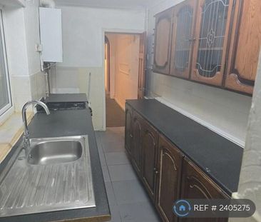 3 bedroom terraced house to rent - Photo 2