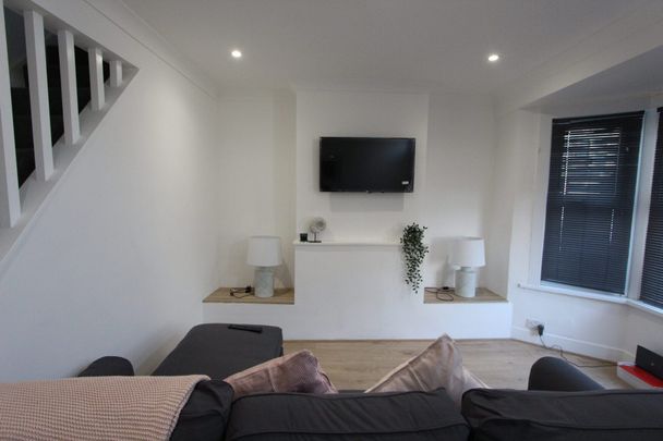 Corporation Road, Gillingham, ME7 1RH - Photo 1