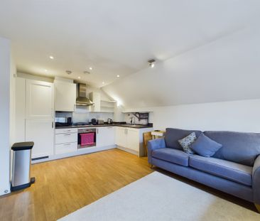 18 Mackintosh Street, Bromley, BR2, London - Photo 3