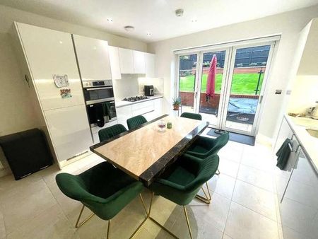 Peter Collinson Vale, Mill Hill, NW7 - Photo 5