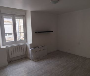Location Appartement 2 pièces 27m² SABLE SUR SARTHE 72300 - Photo 1