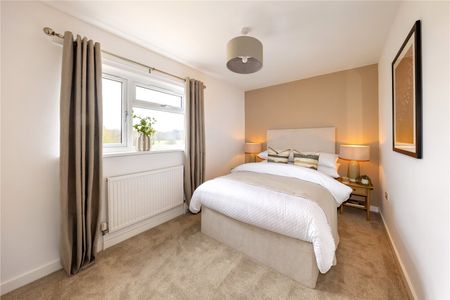 Alma Gardens, Deepcut, Camberley, Surrey, GU16 - Photo 4