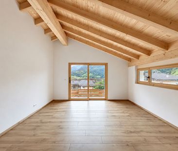 A bright, modern, alpine apartment - Photo 6