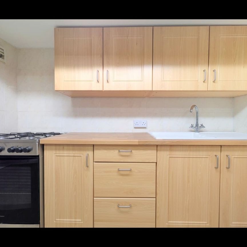 Studio Flat, Darenth Road, N16 - Photo 1