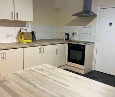 Room in a Shared House, Earlham Grove, E7 - Photo 6