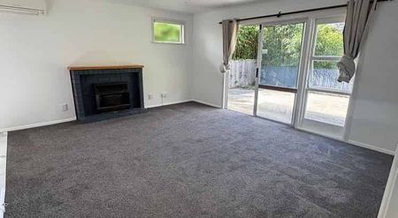 Tidy house ready for move - Photo 3