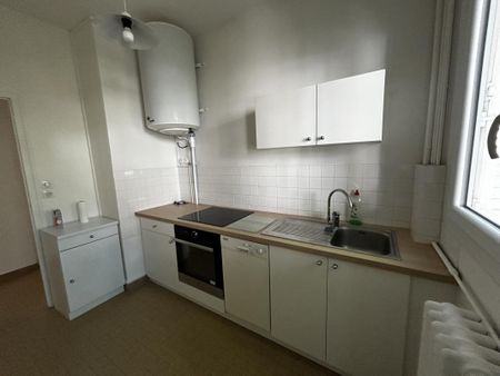Location Appartement 3 pièces 73m² LE CREUSOT 71200 - Photo 5