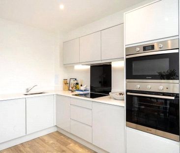 Elmsleigh Road, Staines-upon-Thames, Surrey, TW18 4AJ - Photo 6