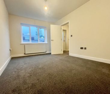 Sackville Street - Photo 4