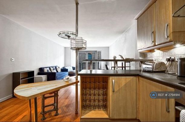 2 bedroom flat to rent - Photo 1