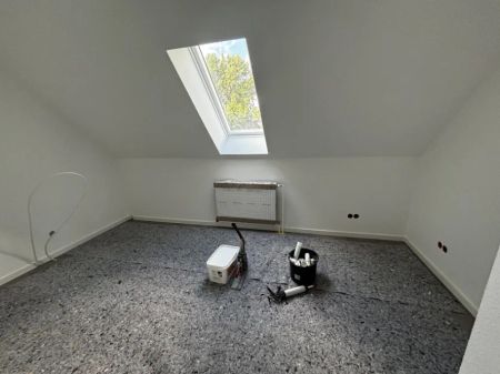 Sanierte 2-Zimmer-Wohnung mit Loggia in Bahnhofsnähe! - Photo 2