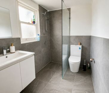 Furnished One Bedroom - Walk to Riverstone Station! - Photo 2