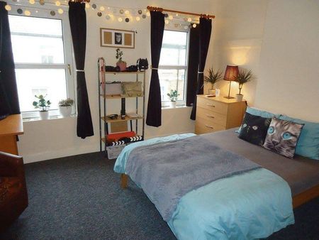 3 bedroom terraced house to rent - Photo 4