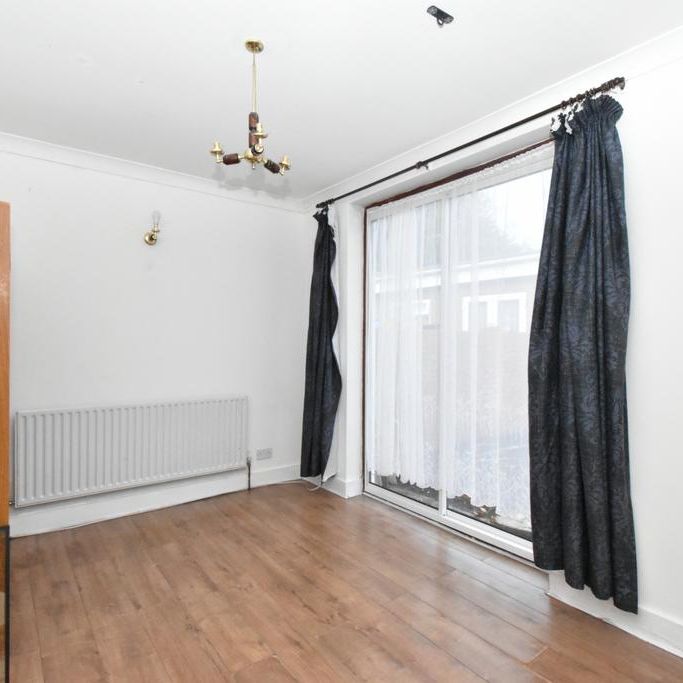 5 bedroom end of terrace house to rent - Photo 1