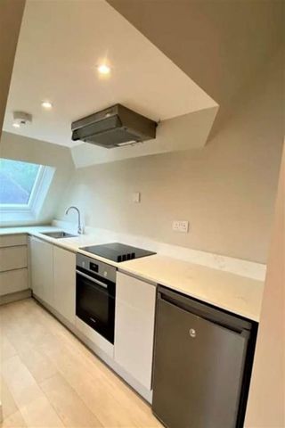 Torcroft, Holders Hill Road, Hendon, NW4 - Photo 5