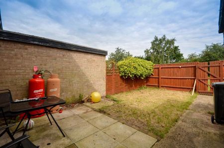 3 bedroom terraced house to rent - Photo 4