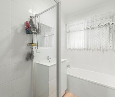 29 Friend Street – Room a - Photo 2