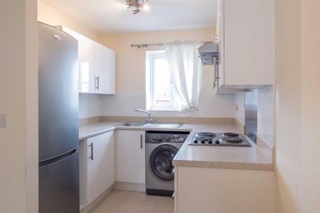 2 bedroom flat to rent - Photo 4