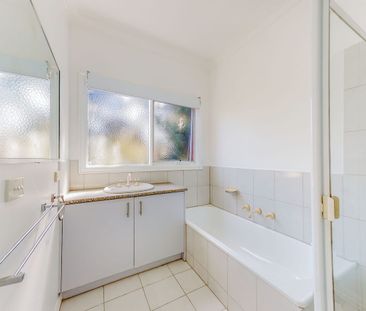 A Secluded Neighbourhood Gem - Photo 6