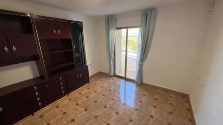 Apartamento de alquiler en Calle de Los Pueblos, Virgen del Remedio - Parque Lo Morant - Photo 2