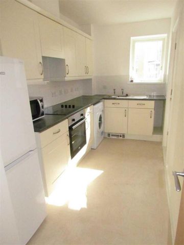 3 bedroom apartment to rent - Photo 5