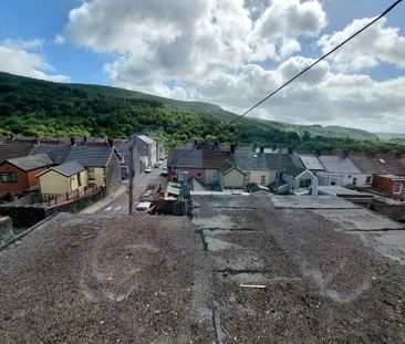 3 bedroom end of terrace house to rent - Photo 6