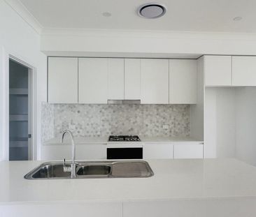 Newly Completed 4 Bedroom Home - Ducted Air Con, Solar Panels, Alfr... - Photo 4