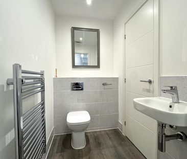 Garrett Crescent, Chertsey - 3 bedrooms Property for lettings - Sey... - Photo 6