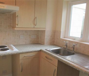 1 bedroom retirement property to rent - Photo 4
