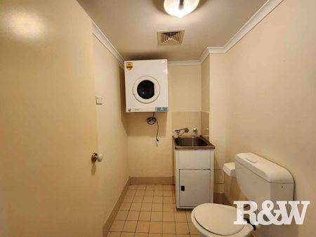 Neat and tidy 3 bedroom Townhouse - Recently updated - Photo 3