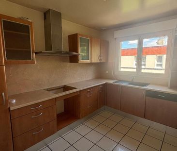Location Maison 6 pièces 122m² CHAMALIERES 63400 - Photo 1