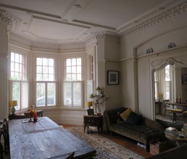 1 bedroom in a flat share to rent - Photo 2