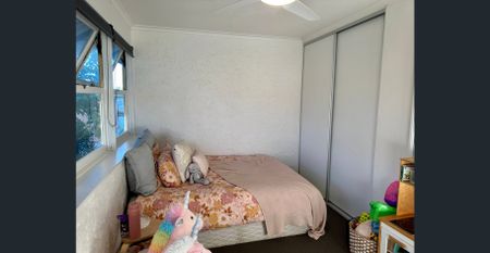Convenient Coastal Living in the Heart of Surfers Paradise! - Photo 2