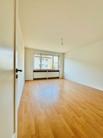 Neu sanierte 3-Zimmerwohnung mit Balkon und eigenem WM/TU per sofort 27-3 - Photo 3