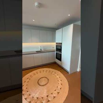 3 Bed Flat, Sophora House, SW11 - Photo 1
