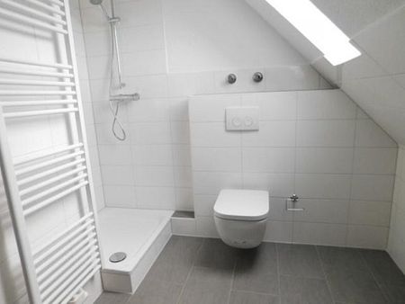 Schöne Dachgeschoss-Wohnung in Stadtnähe! - Photo 5