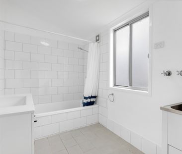 19 Aberglasslyn Road, Rutherford NSW 2320 - House For Rent | Domain - Photo 6