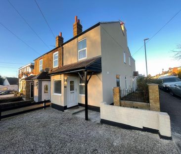 3 bedroom end of terrace house to rent - Photo 2