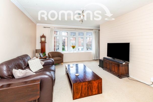 Lammas Court, Windsor, SL4 - Photo 1