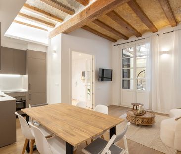 Plaça de Sant Agustí Vell, Barcelona, Catalonia 08003 - Photo 5