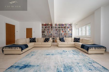 6 bedroom detached house to rent - Photo 2